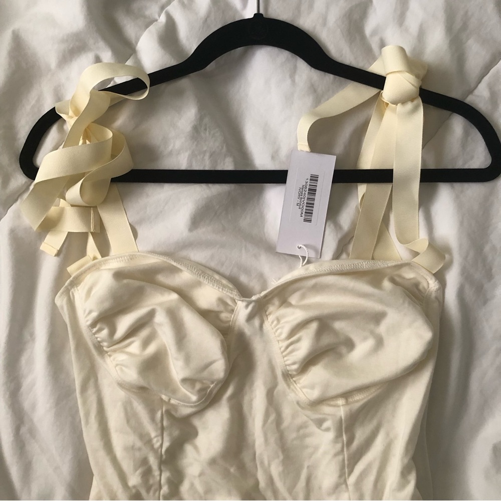 Reformation Marsala Bodysuit in Ivory. Size M. BNWT 🏷️